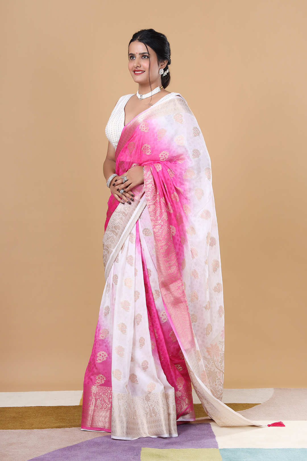 V Glame Baby Pink & White Double Colour Pure Georgette Saree with Zari Flower Motifs and Heavy Border Pallu